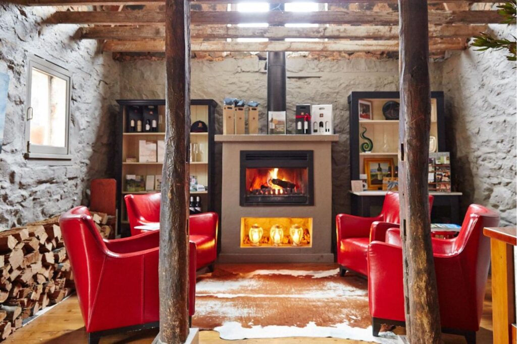 Cellar doors with a fireplace in Orange - Angullong